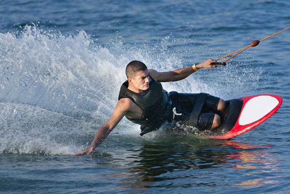 Kneeboarding in Maldives