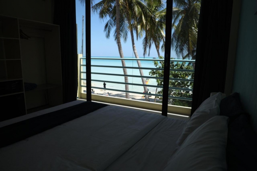 Beach House Dhiffushi